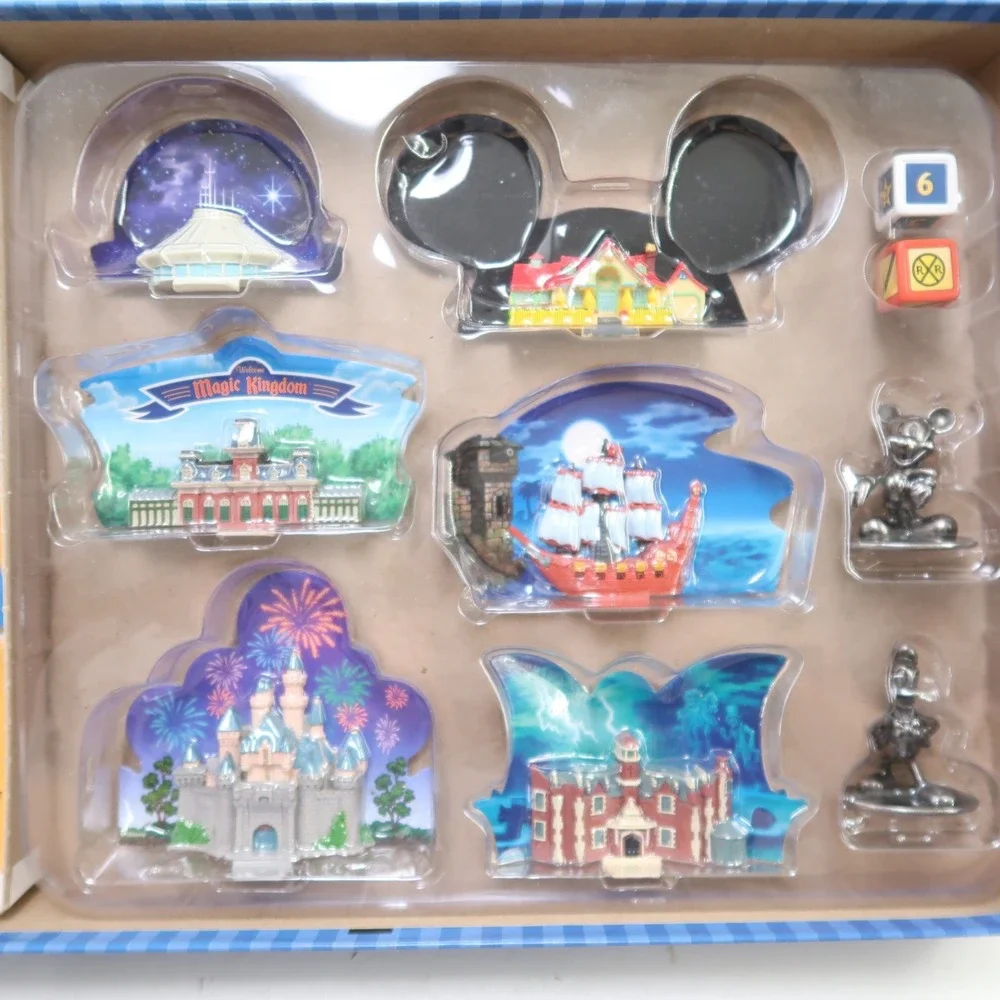 Disney Magic Kingdom Board Game Parker Brothers 2004 Complete Family Mickey